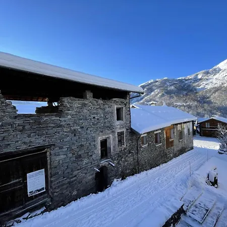 Aster - Maison De Village Renovee Sur 3 Niveaux 4 Pieces Pour 6 Personnes A St Marcel Mae-6444 * Saint-Marcel (Savoie)